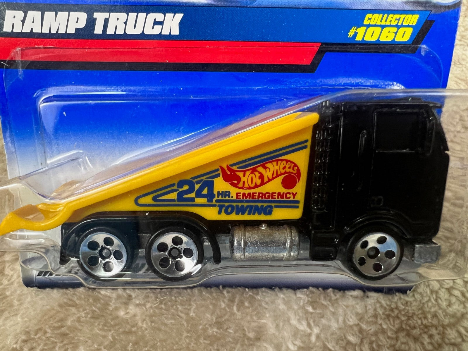 🔥🔥🔥🔥Hot Wheels Ramp Truck #1060 Black HW19🔥🔥🔥🔥