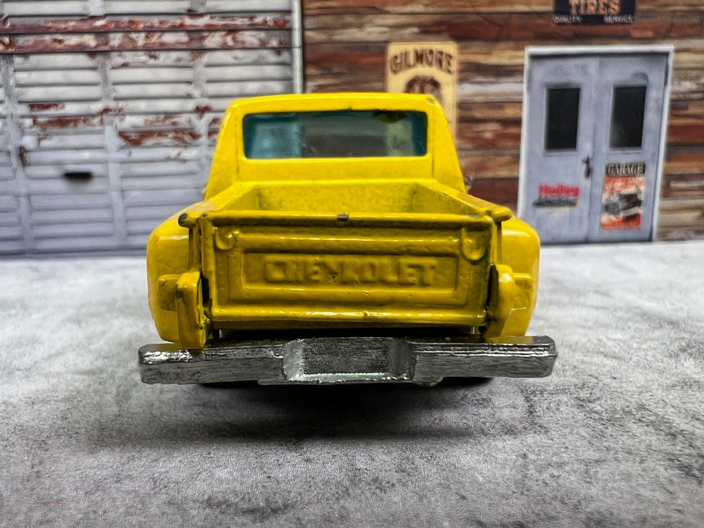 🔥🔥🔥 Yatming Chevy Stepside Pickup yellow Folding Tailgate  C12🔥🔥🔥