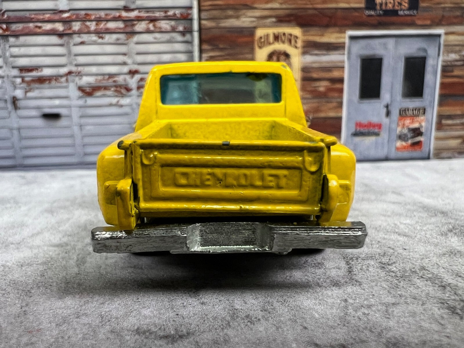 🔥🔥🔥 Yatming Chevy Stepside Pickup yellow Folding Tailgate  C12🔥🔥🔥