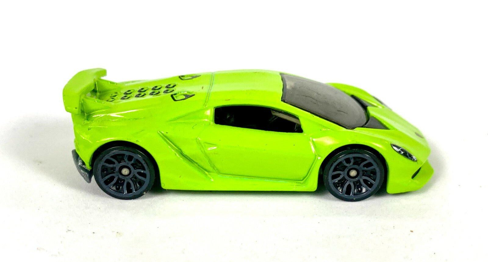 🔥🔥Hot Wheels HW Exotics Design Lamborghini Sesto Elemento Matte Green 🔥🔥
