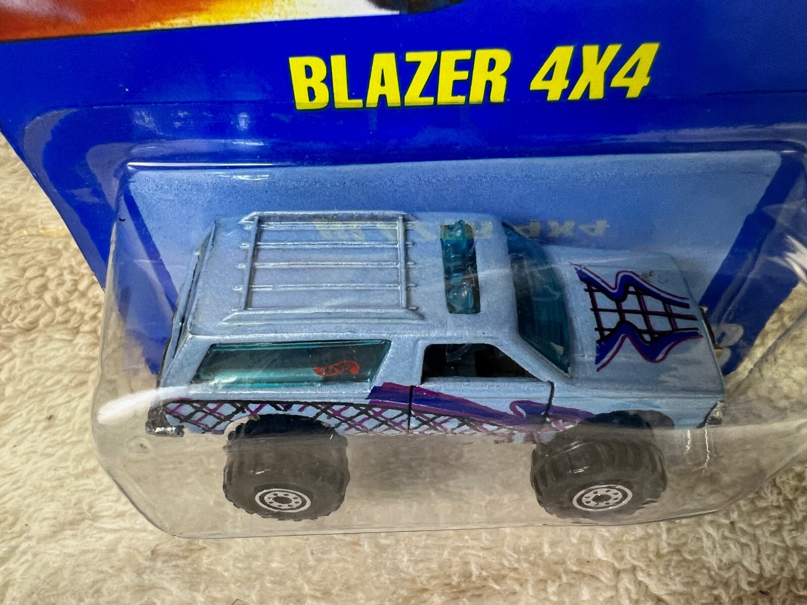 🔥🔥🔥🔥1995 Hot Wheels Blue Card Main Line Blazer 4X4 HW05🔥🔥🔥🔥
