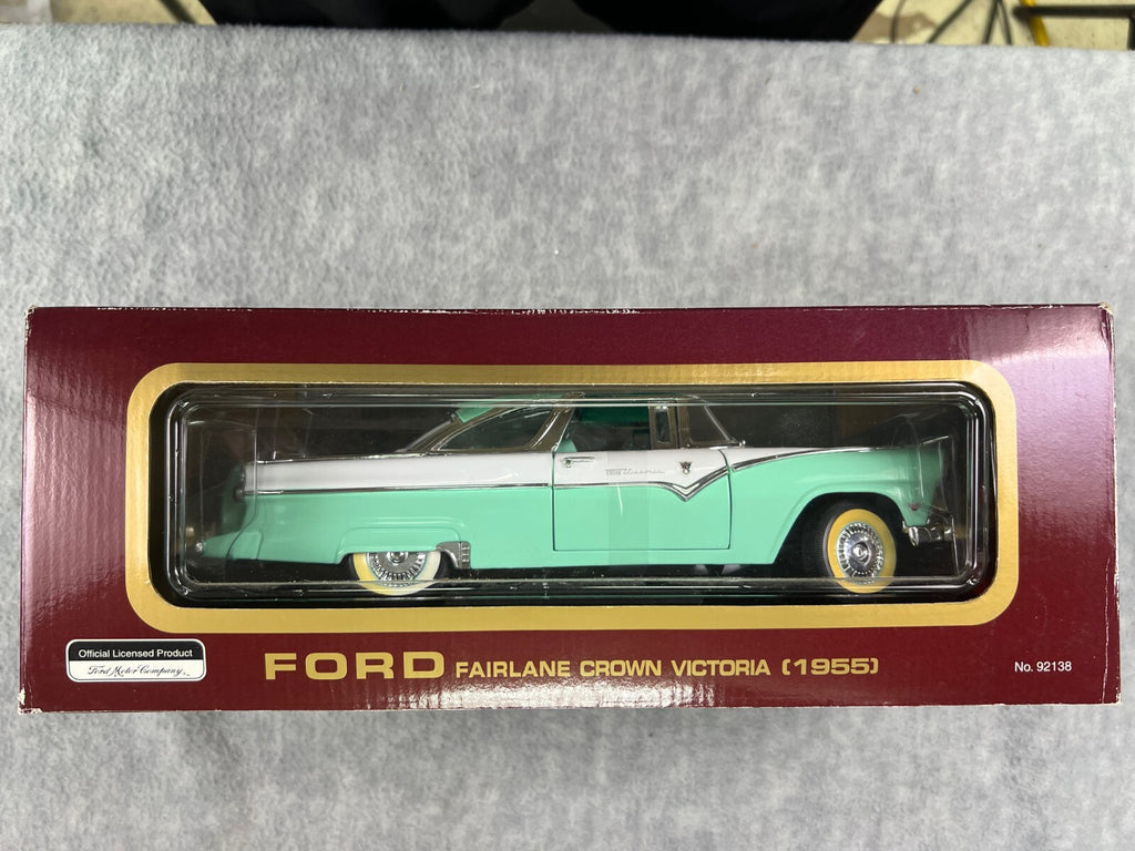 🇺🇸🇺🇸Road Legends 1955 Ford Fairlane Crown Victoria  1/18 Scale Green🇺🇸🇺🇸