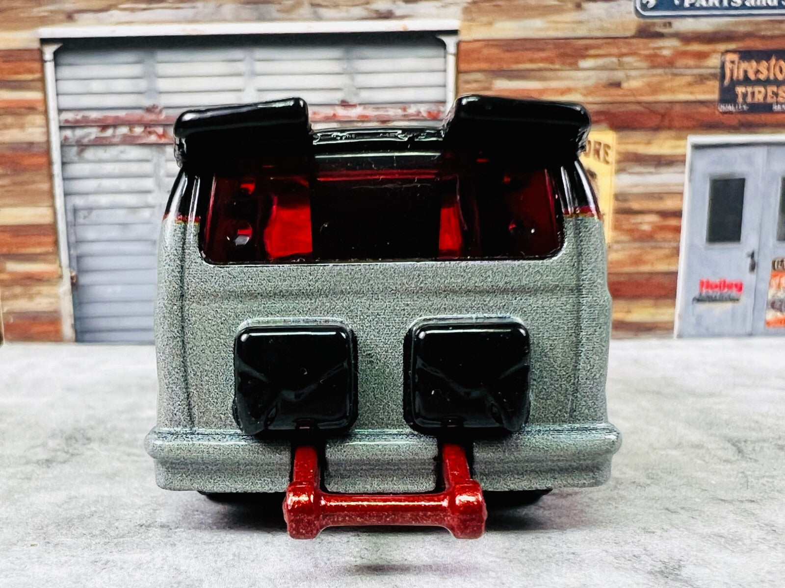 🔥🔥🔥Hot Wheels Premium 1985 Chevy Astro Van Real Riders H23🔥🔥🔥