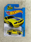 🔥🔥🔥Hot Wheels #92 HW City-Mustang 2005 FORD MUSTANG GT Yellow  HW12🔥🔥🔥