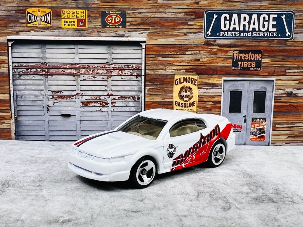 🐎🐎🐎Hotwheels 99 FORD MUSTANG GT Red White & Blue C15🐎🐎🐎
