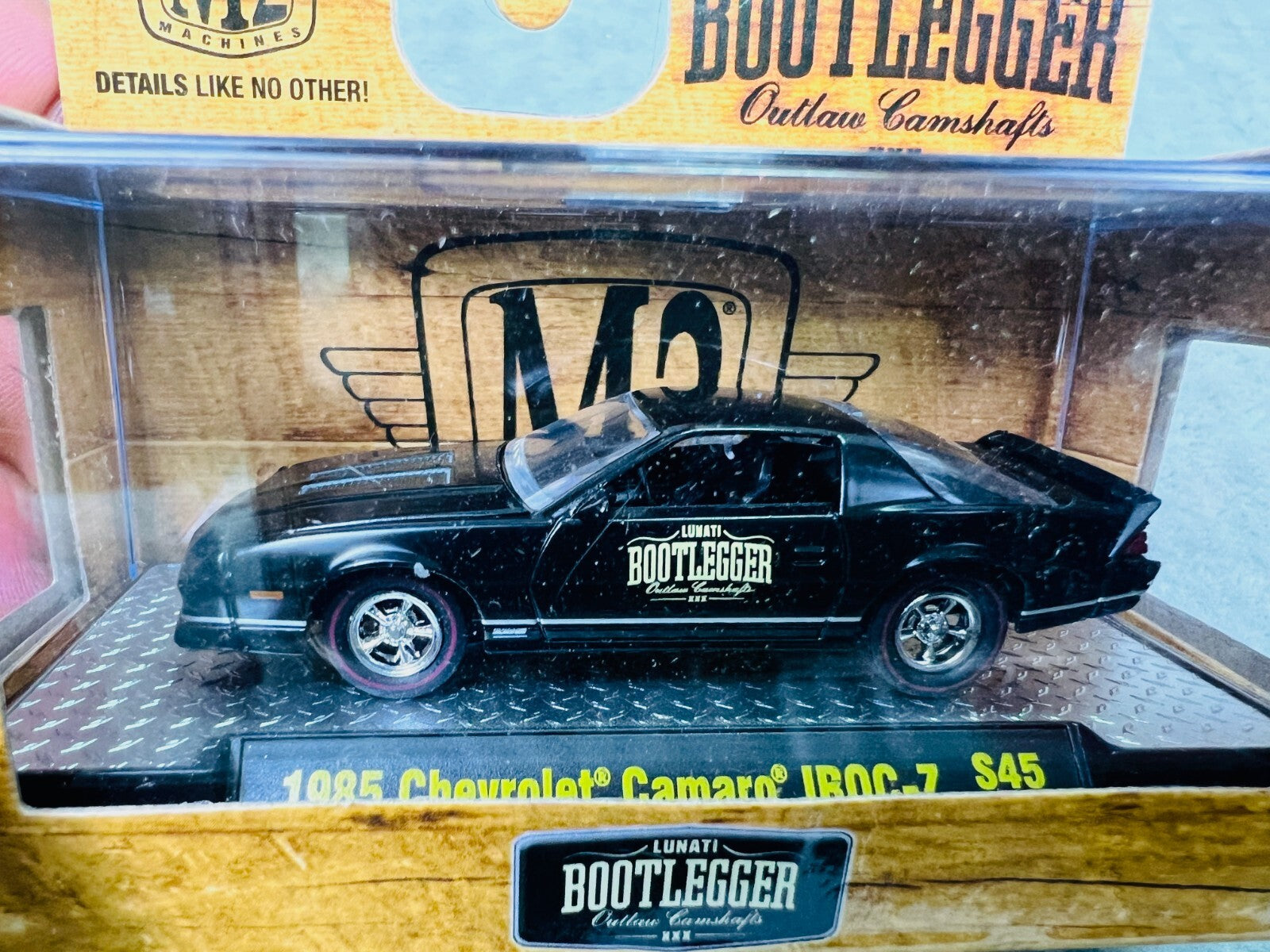 🇺🇸🇺🇸🇺🇸M2 Machines Bootlegger 1985 Chevrolet Camaro Iroc-Z H14🇺🇸🇺🇸🇺🇸