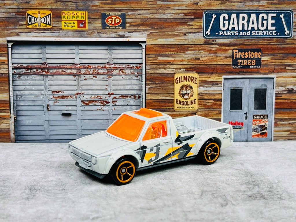 2018 Hot Wheels Volkswagen Caddy White HW HOT TRUCKS LOOSE