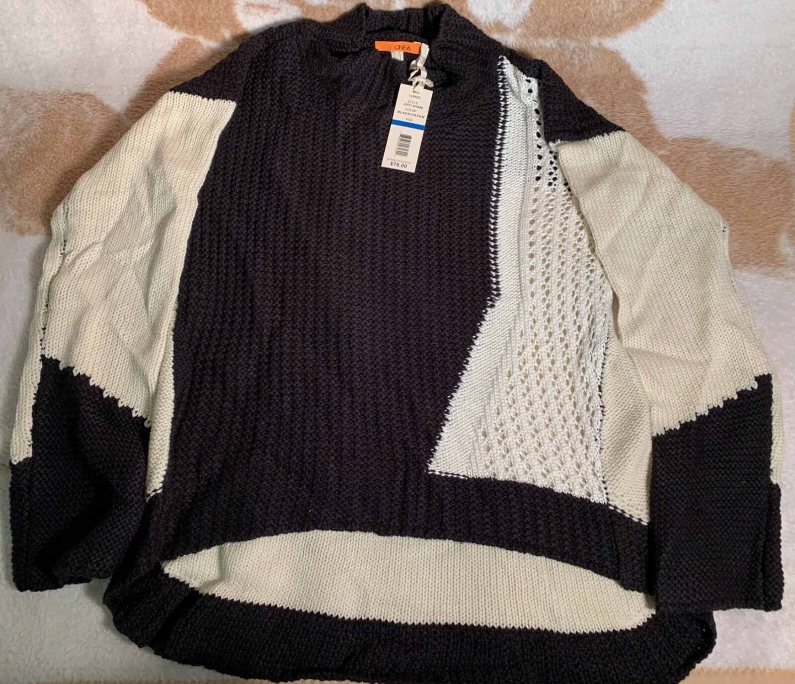 NEW ONEA Women's Size XL Heavy Knit  Black/White Sweater  Regular 78$