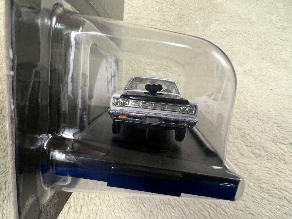 🔥M2 Machines 1969 Plymouth Road Runner 440 Speed Dawg Knobs R79-21-42 HW15🔥
