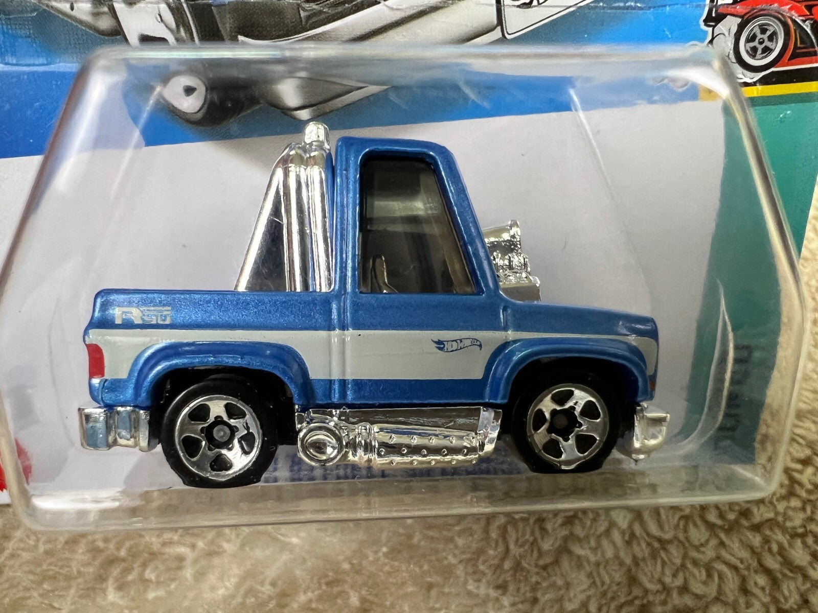 🇺🇸Hot Wheels Toon'd '83 Chevy Silverado Tooned Series  Blue NEW HW05🇺🇸