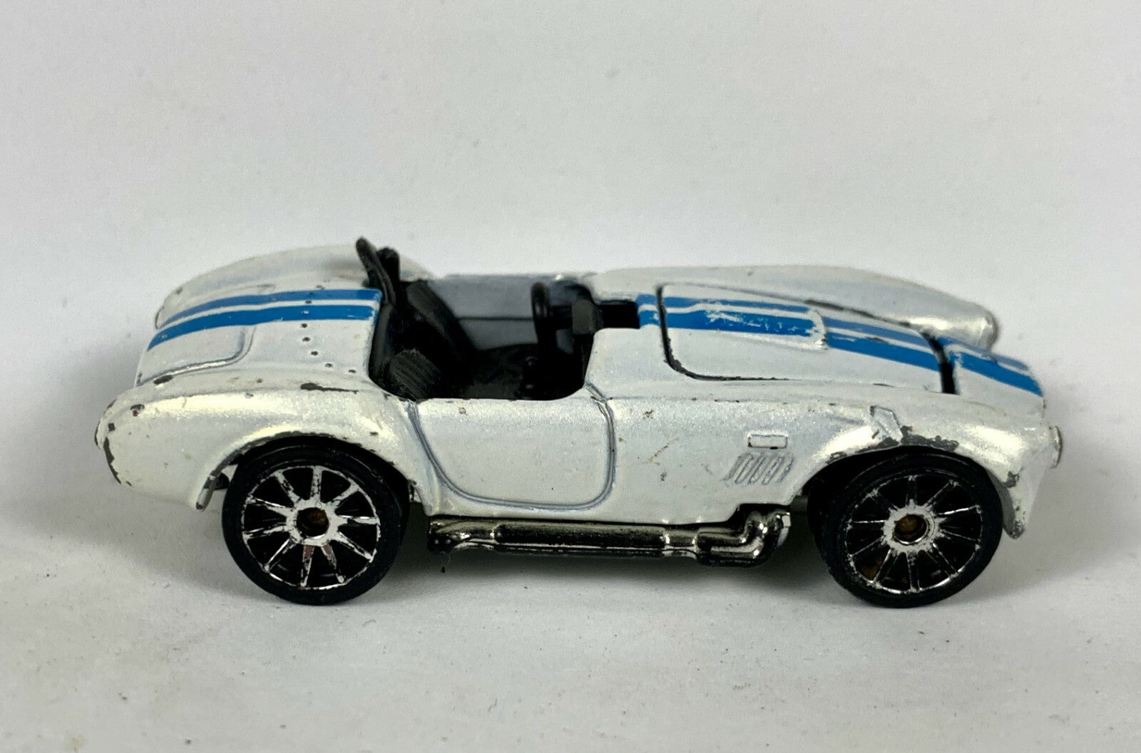 🔥🔥🔥🔥Hot Wheels 1982 White Blue Stripes Shelby COBRA LOOSE Diecast 🔥🔥🔥🔥