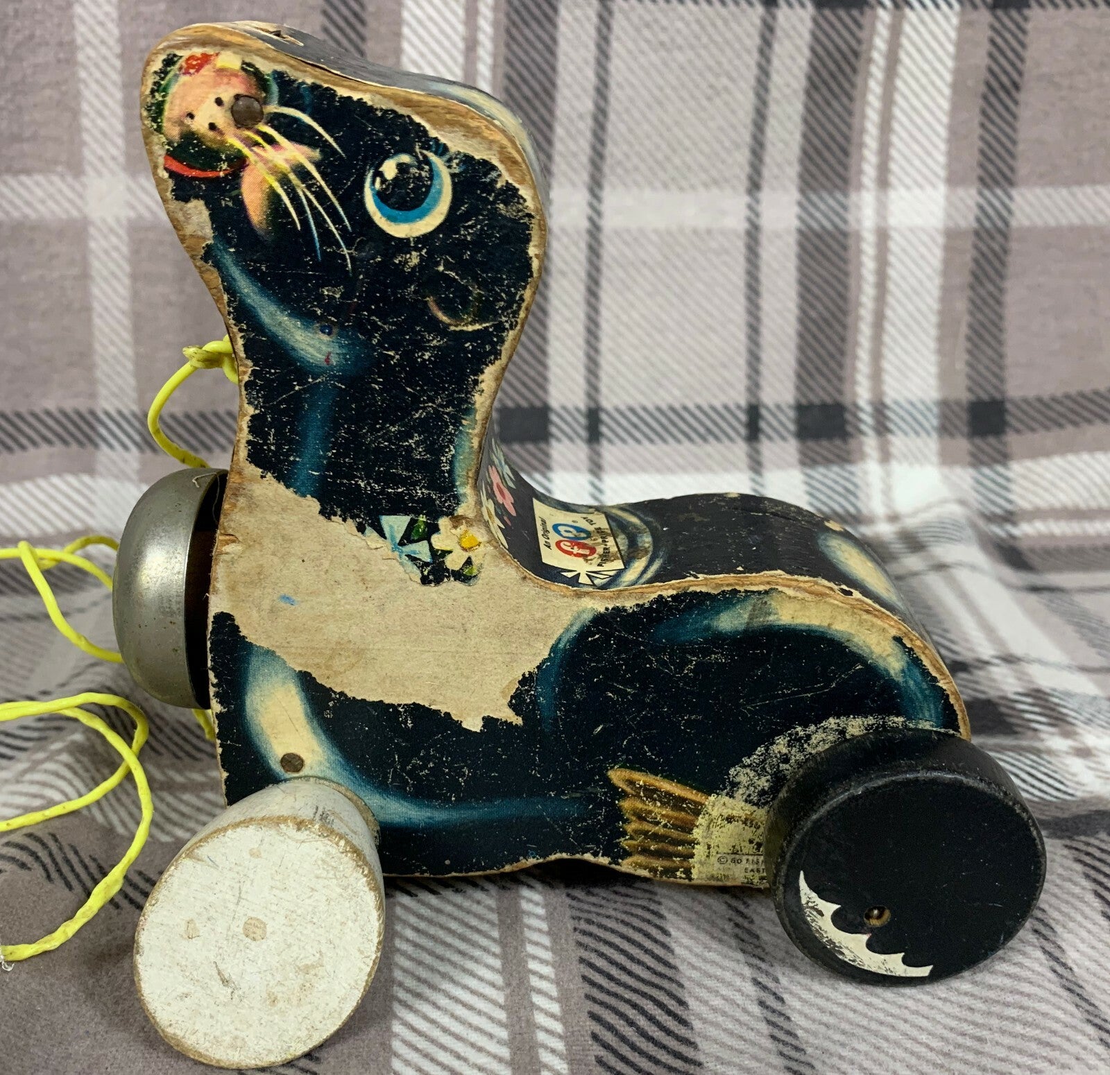 EARLY 1960s FISHER PRICE SUZI SEAL--MODERATE WEAR--