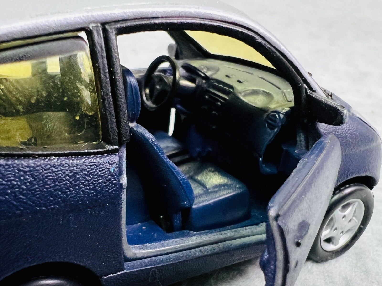 🔥🔥🔥Maisto 1:37 "Think City" Car Model Pull Back Works🔥🔥🔥