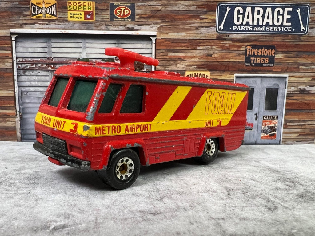 🔥🔥Matchbox Command Vehicle Red Metro Airport Foam Unit 3 Truck 1:114 C14🔥🔥