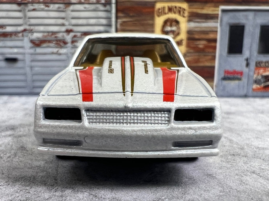 🇺🇸🇺🇸Hot Wheels The Hot Ones Monte Carlo SS Chase White 🇺🇸🇺🇸