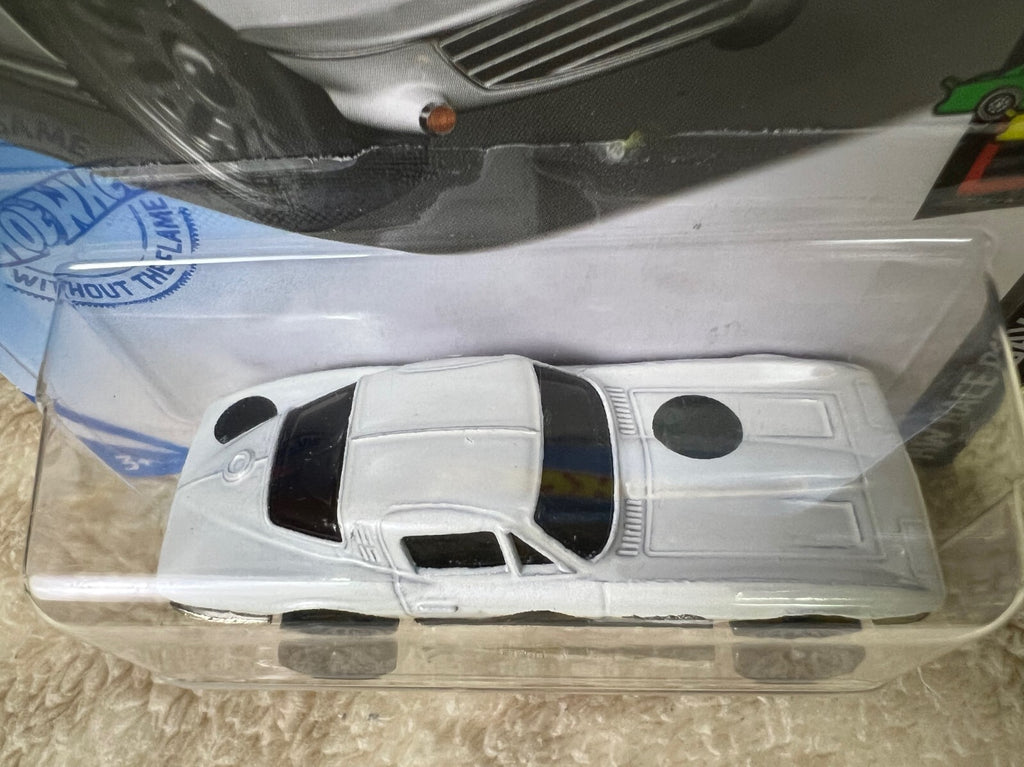 🇺🇸Hot Wheels '64 Corvette Sting Ray White HW Race Day 2/10 10/250 HW18🇺🇸