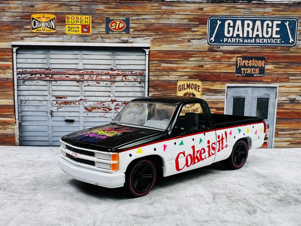 🔥M2 Machines 1992 Chevrolet C1500 SS 454 Pickup Coke is it! Custom Redlines C5