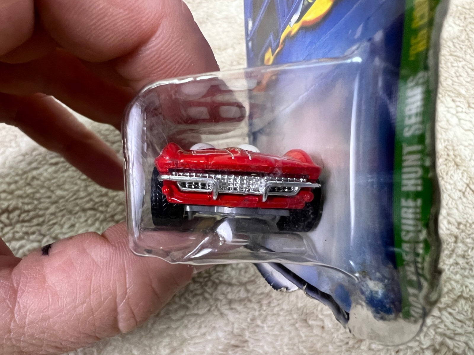 🔥🔥Hot Wheels Treasure Hunt Series 1/12 '65 Corvette Red DAMAGE CARD HW18🔥🔥