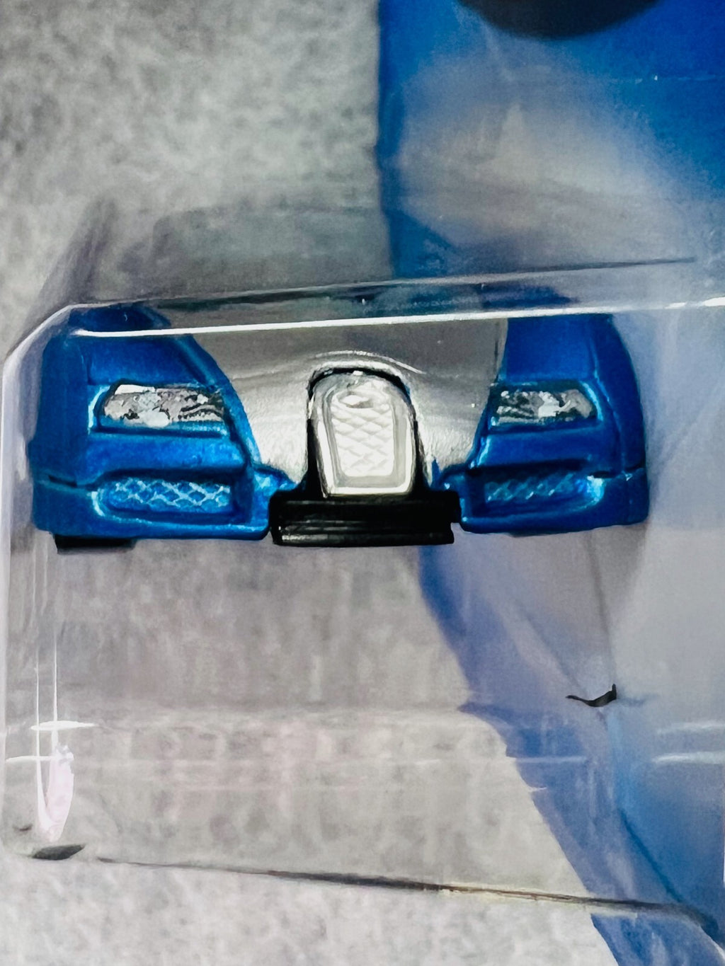 🔥🔥🔥Hot Wheels 2010 Hot Auction Satin Blue Bugatti Veyron H35🔥🔥🔥