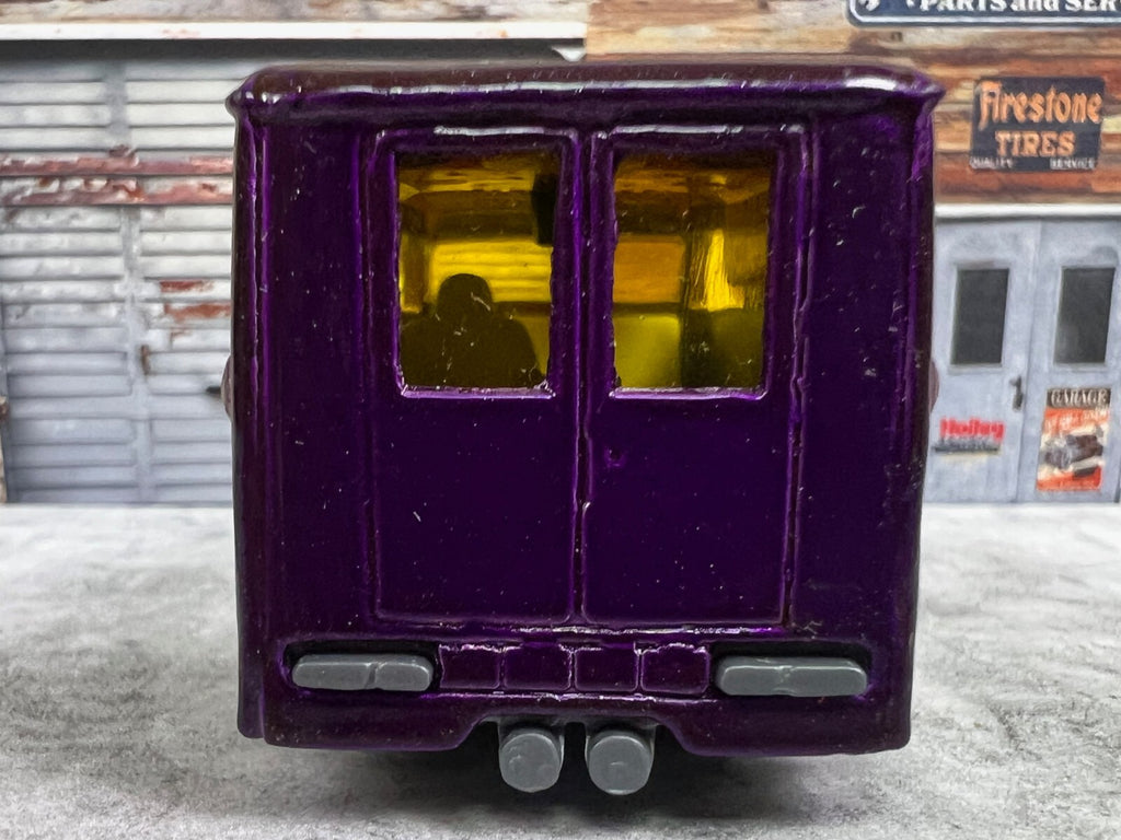 🔥🔥🔥 Hot Wheels Circus On Wheels Series Dairy Delivery C8🔥🔥🔥
