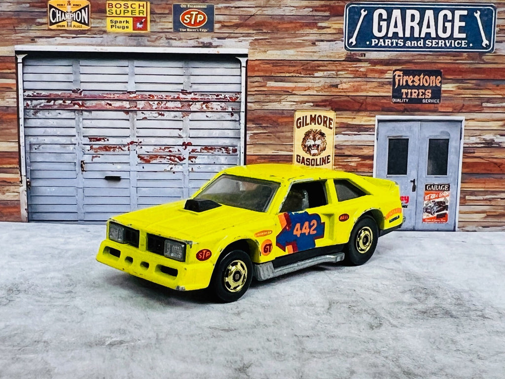 🔥🔥🔥🔥Vintage Hot Wheels Flat Out 442 Yellow C15🔥🔥🔥🔥