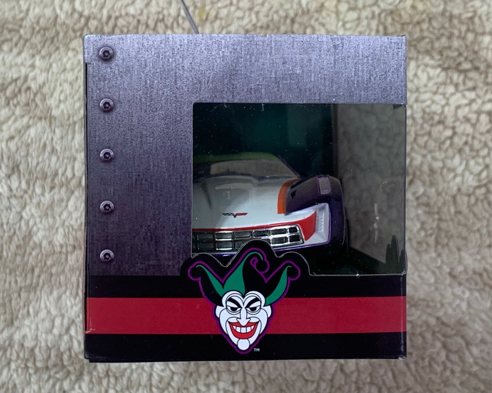 Jada Hollywood Rides DC Batman THE JOKER 2009 Chevy Corvette Stingray 1:32 HW04