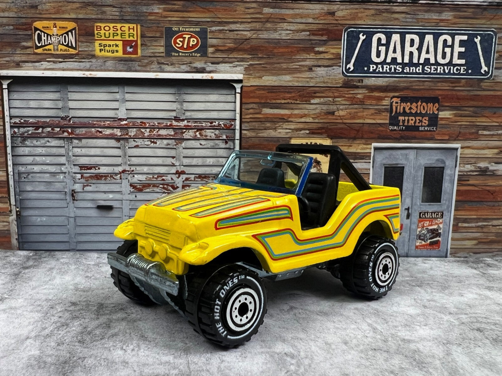🔥🔥🔥Hot Wheels The Hot Ones Jeep Roll Patrol Yellow Chase 🔥🔥🔥