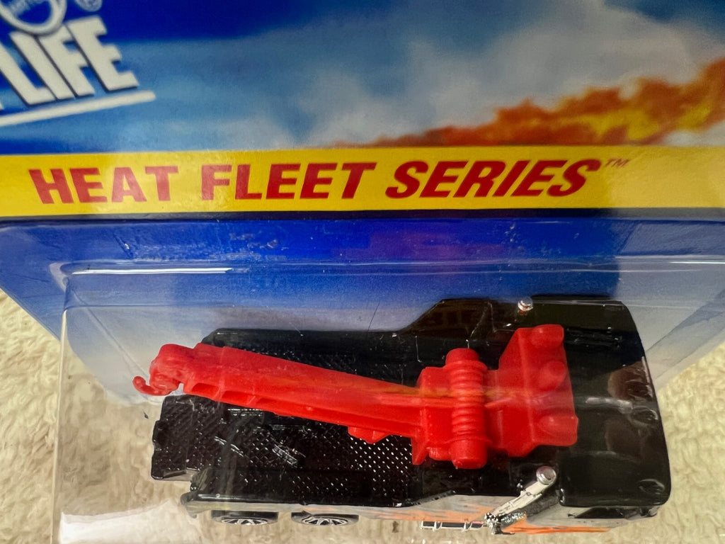 🔥🔥🔥Hot Wheels Heat Fleet Series Sizzlin’ Service 1:64 Black Truck HW19🔥🔥🔥