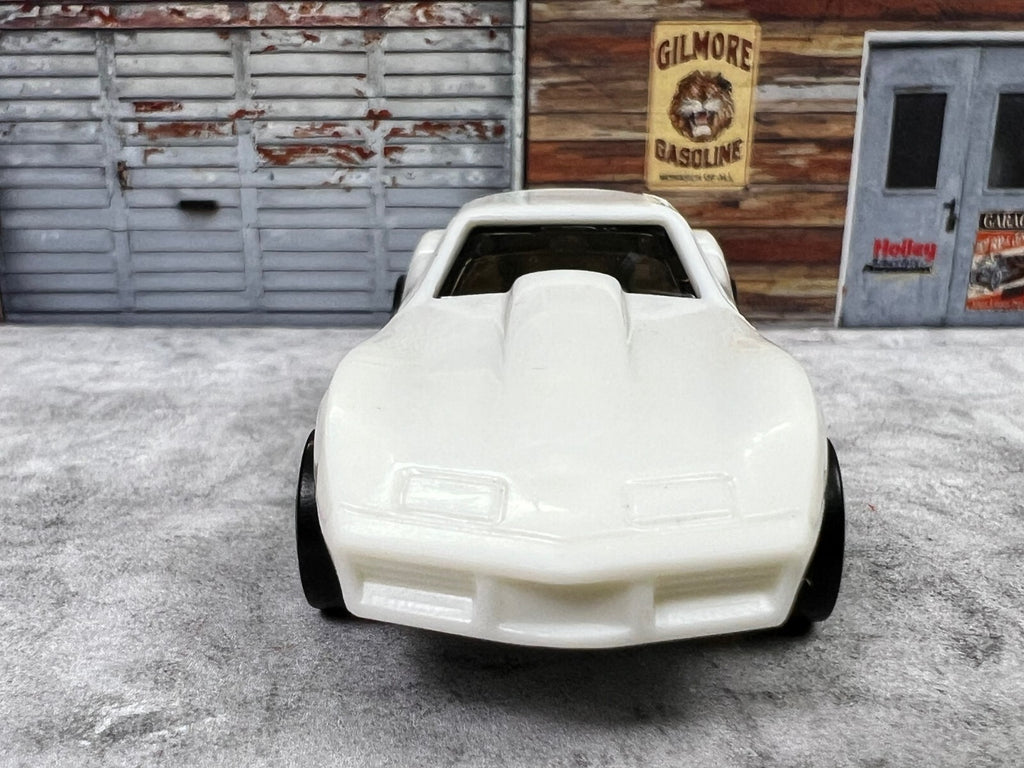 🇺🇸🇺🇸🇺🇸Hot Wheels 1975 White Corvette 2012 C18🇺🇸🇺🇸🇺🇸
