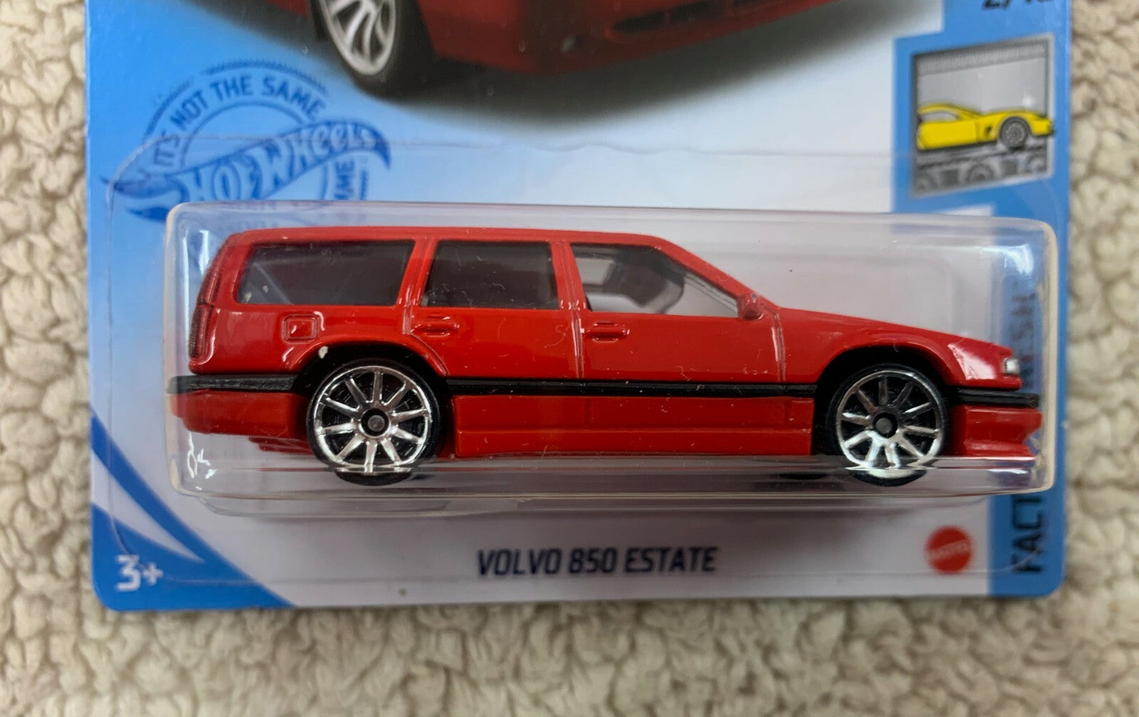 **Hot Wheels #43 Factory Fresh 2/10 VOLVO 850 ESTATE Red w/Chrome 10 Spoke HW05*
