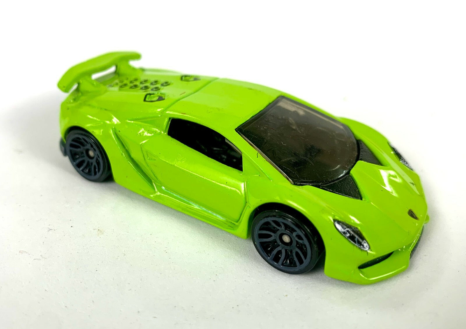 🔥🔥Hot Wheels HW Exotics Design Lamborghini Sesto Elemento Matte Green 🔥🔥
