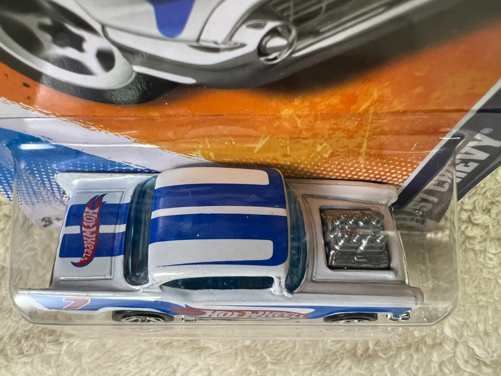 🇺🇸🇺🇸Hot Wheels HW Racing 10/10 ‘57 Chevy Bel Air 160/244 White HW18🇺🇸🇺🇸
