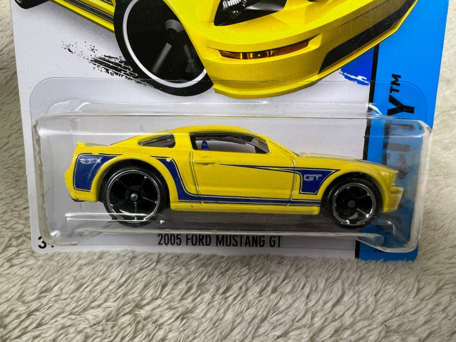 🔥🔥🔥Hot Wheels #92 HW City-Mustang 2005 FORD MUSTANG GT Yellow  HW12🔥🔥🔥