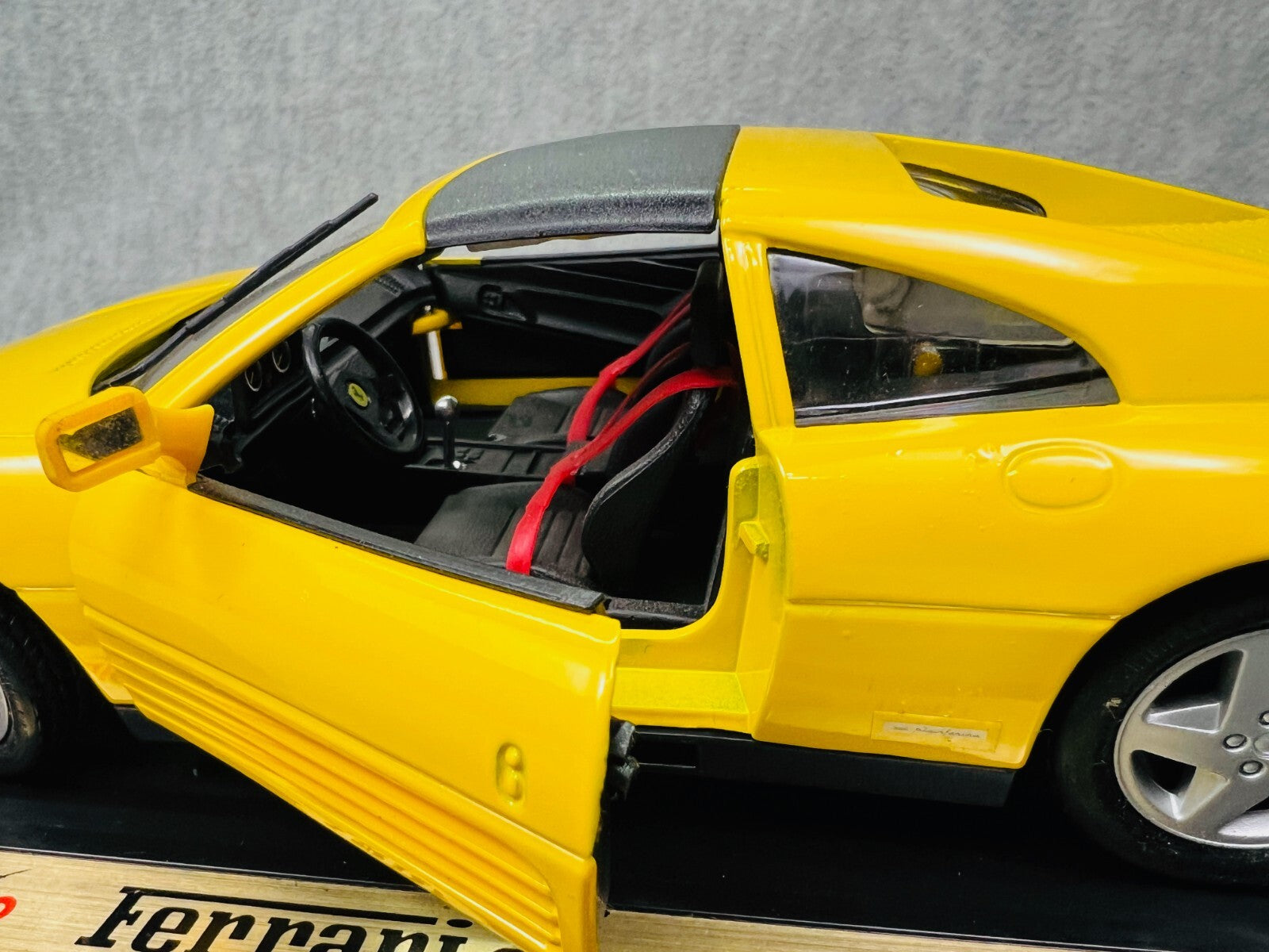 🇮🇹Maisto Diecast 1990 Ferrari 348TS Special Edition Yellow 1:18 Scale 🇮🇹