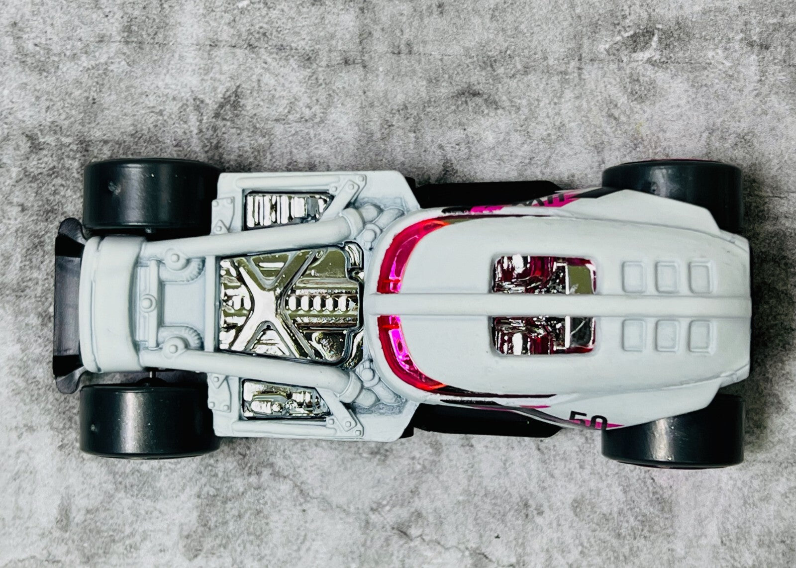 🔥🔥🔥Hot Wheels HW50 CONCEPT Matte White Pink 2018 Diecast Car C4🔥🔥🔥