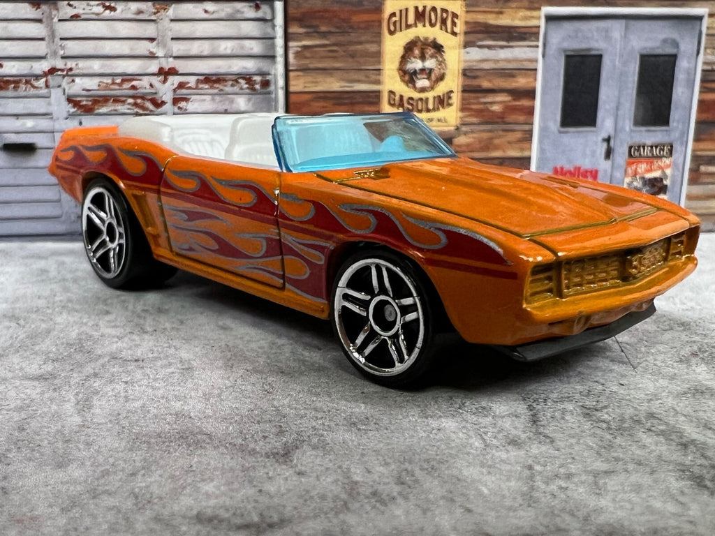 🔥🔥Hot Wheels 2006 Mattel 69 Camaro Convertible Orange Flames C16🔥🔥