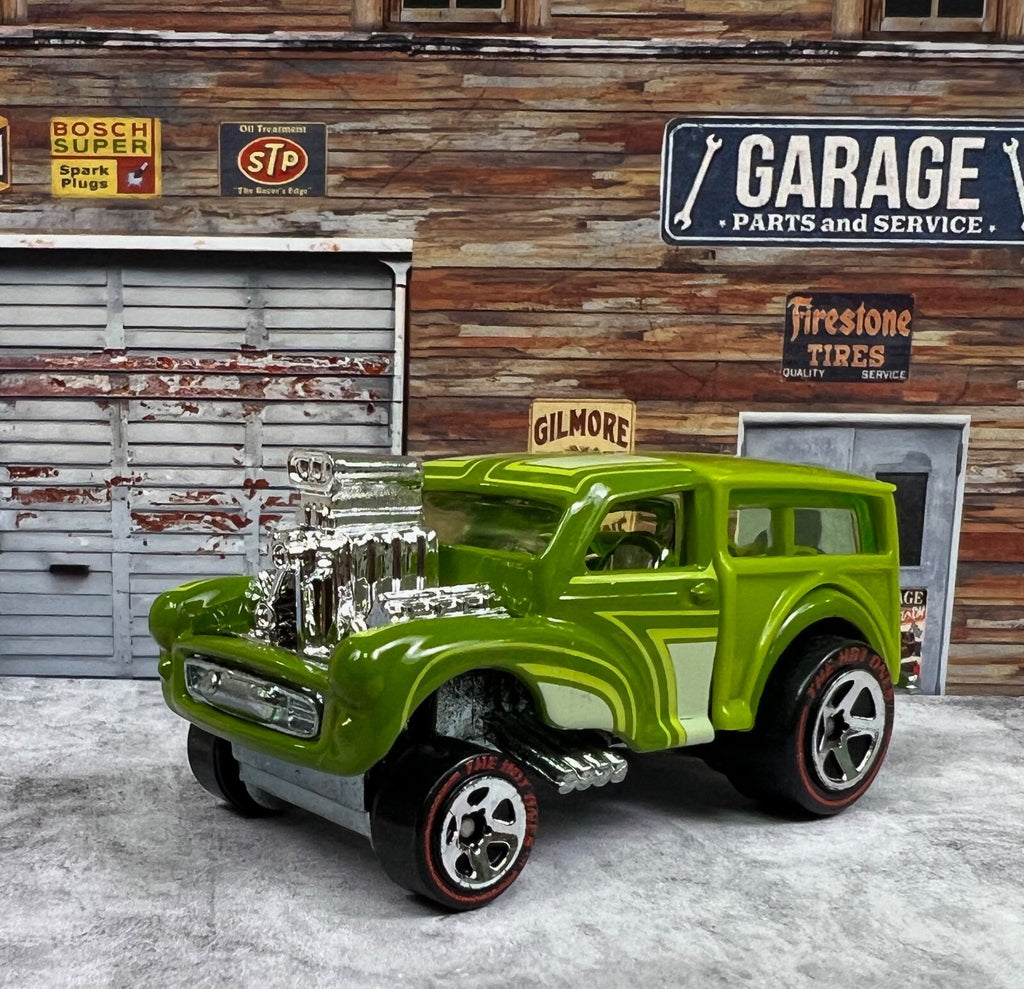 🔥🔥🔥Hot Wheels The Hot One MG Rover CHASE Green🔥🔥🔥