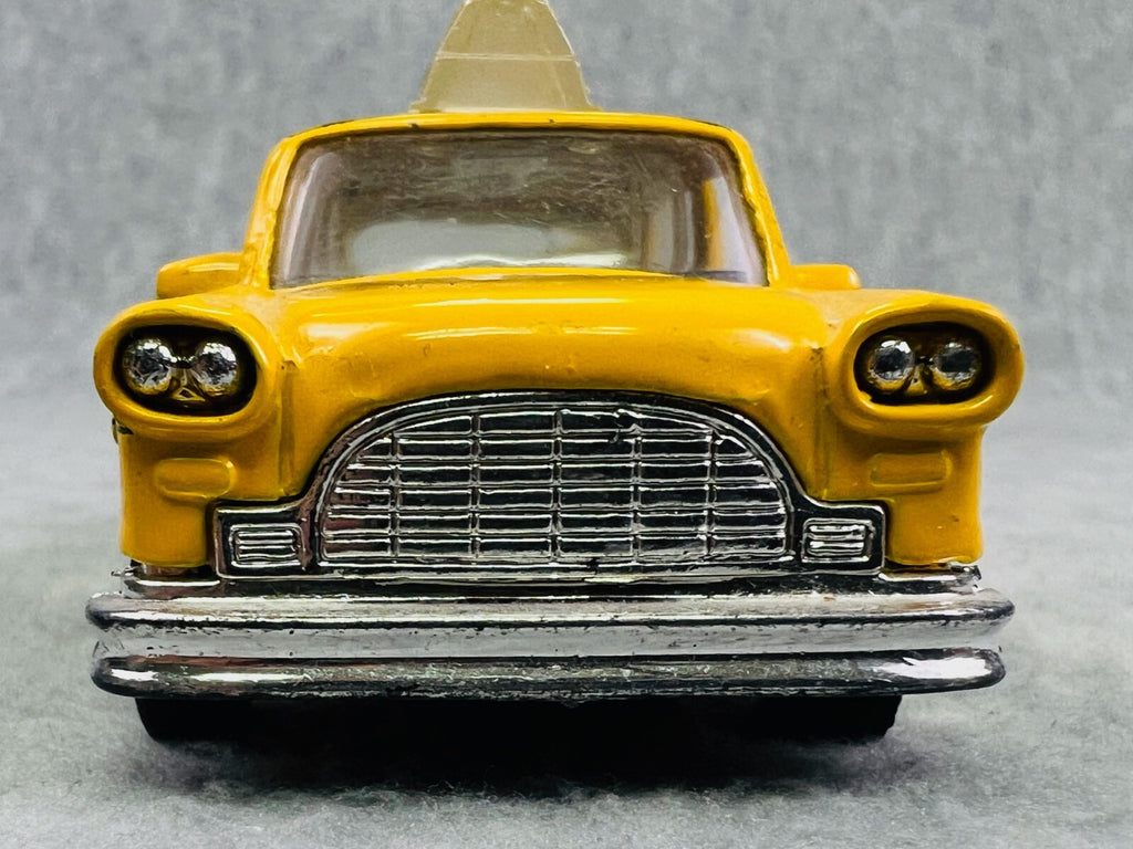 🔥🔥🔥Checker Taxi Cab 4 1/2" Long Pull-back Motor Made In China 🔥🔥🔥