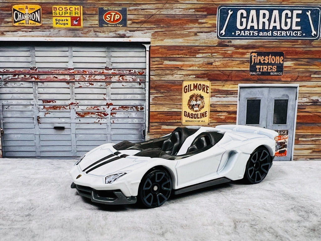 🇮🇹🇮🇹🇮🇹HOT WHEELS 2013 Lamborghini Aventador J White C17🇮🇹🇮🇹🇮🇹