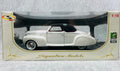 🇺🇸Signature Models 1939 Lincoln Zephyr Crawford Museum Pearl White 1:18🇺🇸