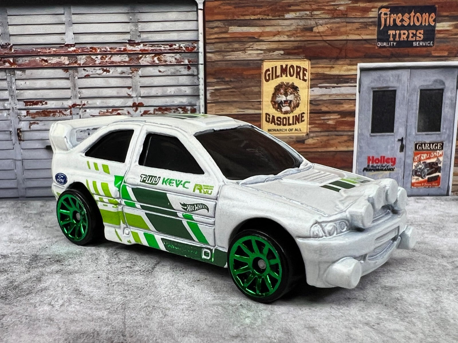 🔥🔥🔥🔥Hot Wheels Nightburnerz Ford Escort Rally White Green 🔥🔥🔥🔥
