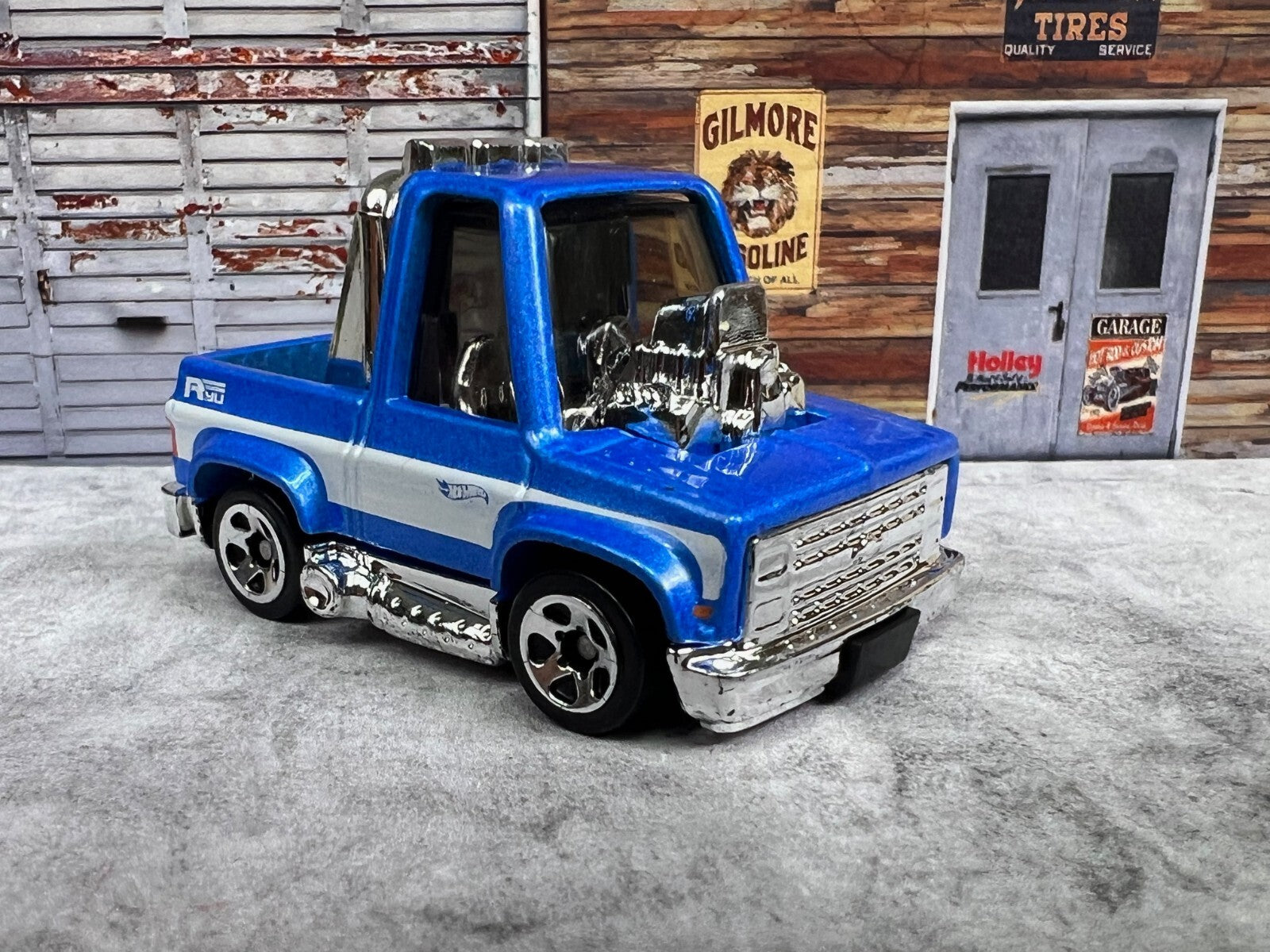 🔥🔥🔥Hot Wheels Toon'd 83 Chevy Silverado Tooned  Blue C13🔥🔥🔥