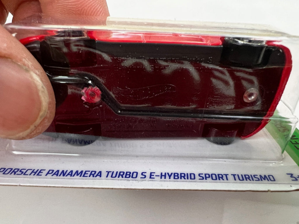 🔥🔥🔥Hot Wheels Porsche Panamera Turbo S E-Hybrid Sport Turismo HW06🔥🔥