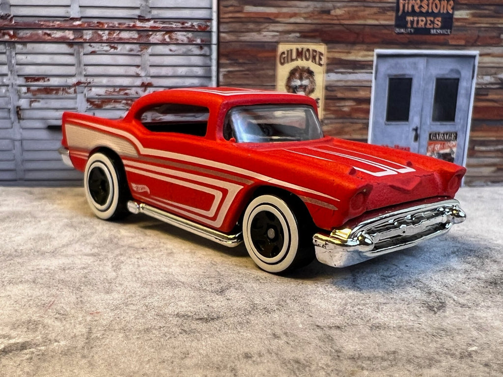 🇺🇸🇺🇸Hot Wheels "1957 CHEVY" Red/ White Walls Chevy Bel-Air C8🇺🇸🇺🇸