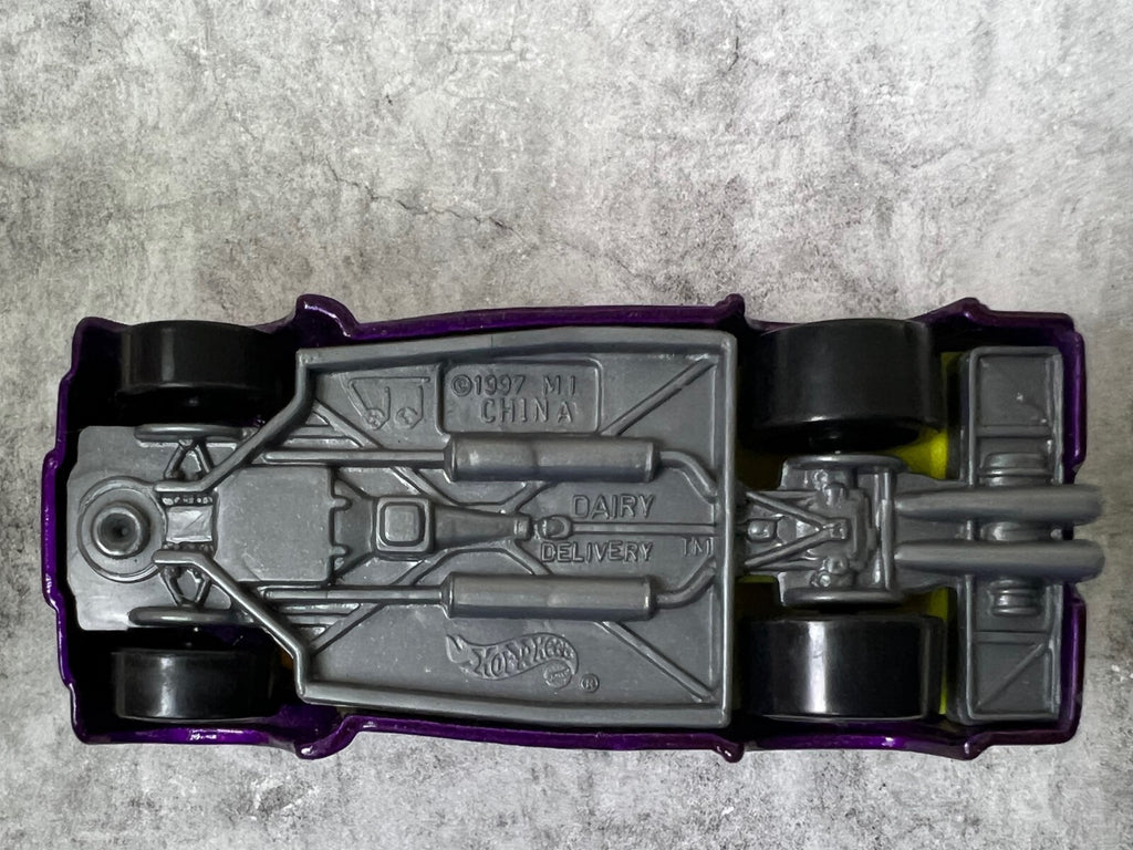 🔥🔥🔥 Hot Wheels Circus On Wheels Series Dairy Delivery C8🔥🔥🔥