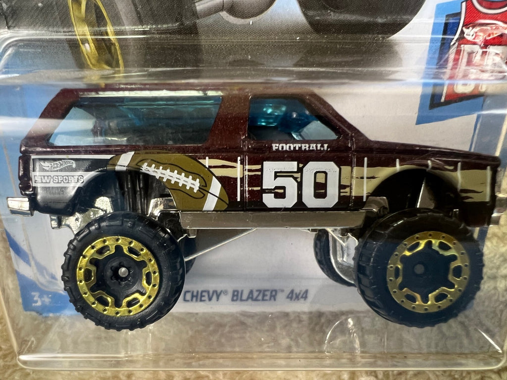 🏈🏈🏈🏈Hot Wheels  Kmart Exclusive 6/10 HW Sports Chevy Blazer 4X4 HW19🏈🏈🏈🏈