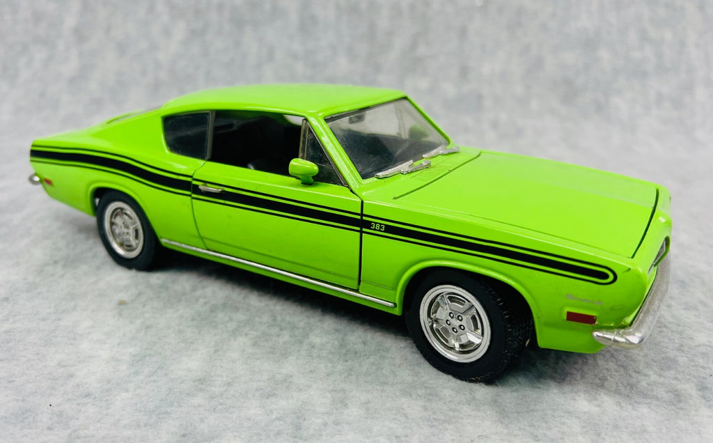 🔥Road Model Signature Cars 1969 Plymouth Barracuda 383 1:18 Die Cast Lime Green