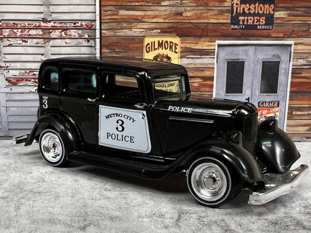 🔥MATCHBOX  1933 PLYMOUTH SEDAN Metro City Police Car Custom Real Riders C13🔥