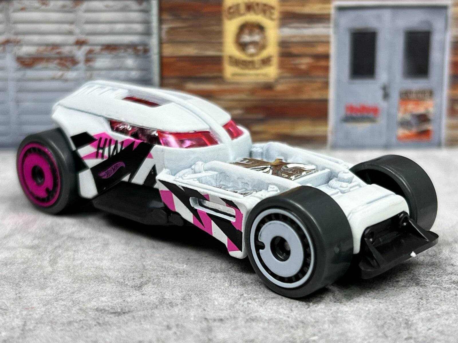 🔥🔥🔥Hot Wheels HW50 CONCEPT Matte White Pink 2018 Diecast Car C4🔥🔥🔥