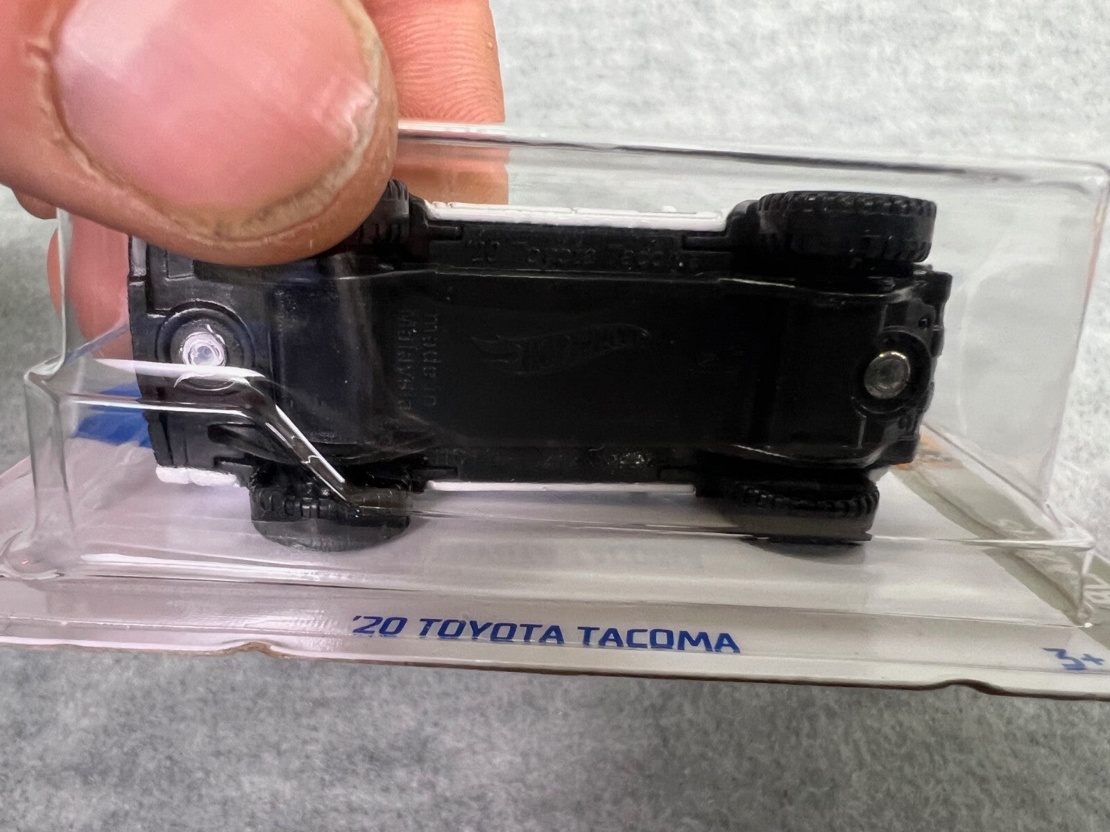 🔥🔥🔥Hot Wheels '20 Toyota Tacoma White w/Blue Rims HW Baja Blazers HW21🔥🔥🔥